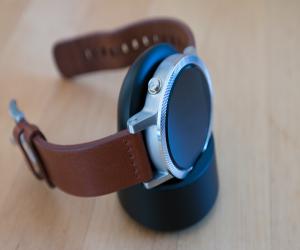 Умные часы Moto 360 второго поколения